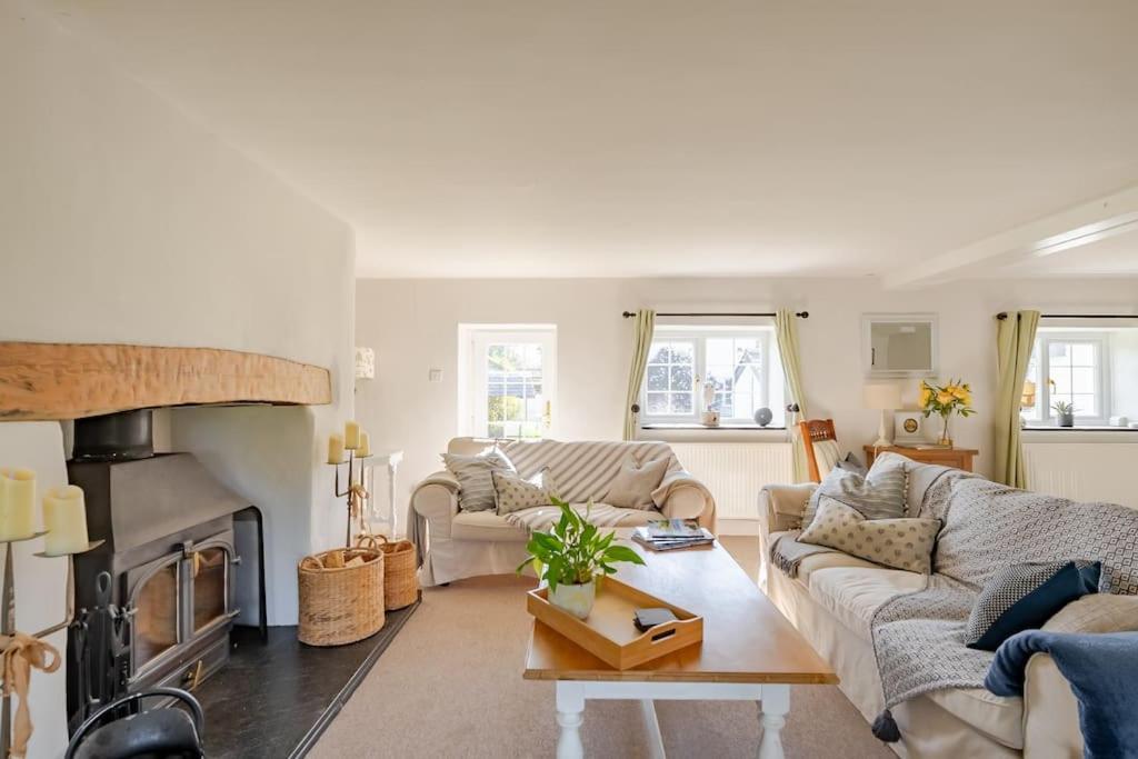 Rhos Y Bel Cottage Angelsey Llangadwaladr  외부 사진