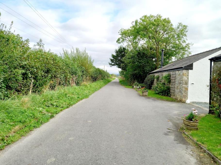 Rhos Y Bel Cottage Angelsey Llangadwaladr  외부 사진