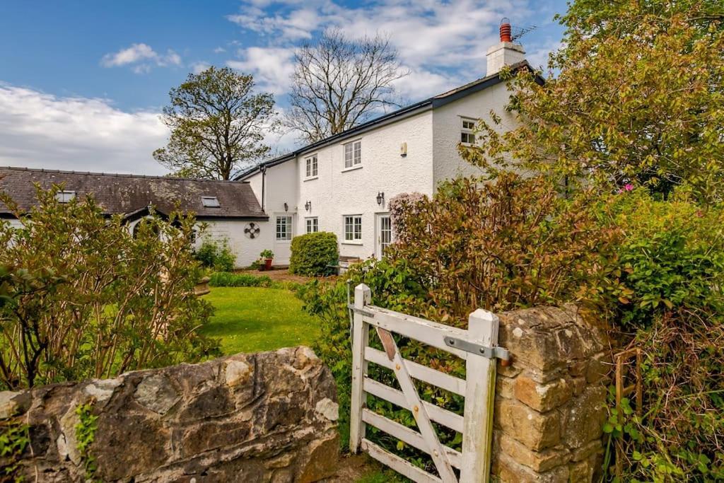 Rhos Y Bel Cottage Angelsey Llangadwaladr  외부 사진