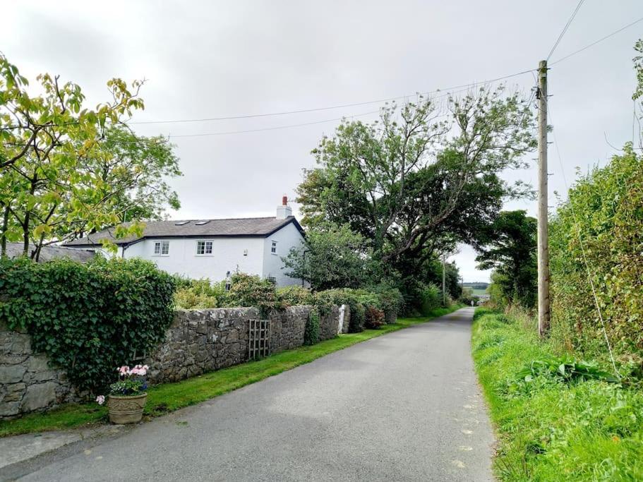 Rhos Y Bel Cottage Angelsey Llangadwaladr  외부 사진