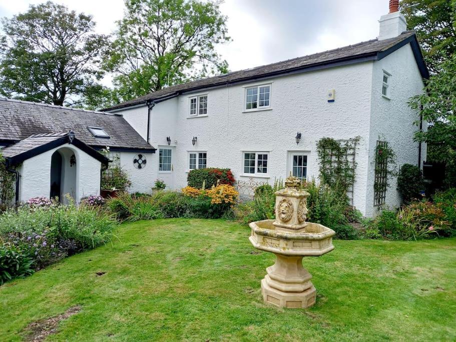 Rhos Y Bel Cottage Angelsey Llangadwaladr  외부 사진