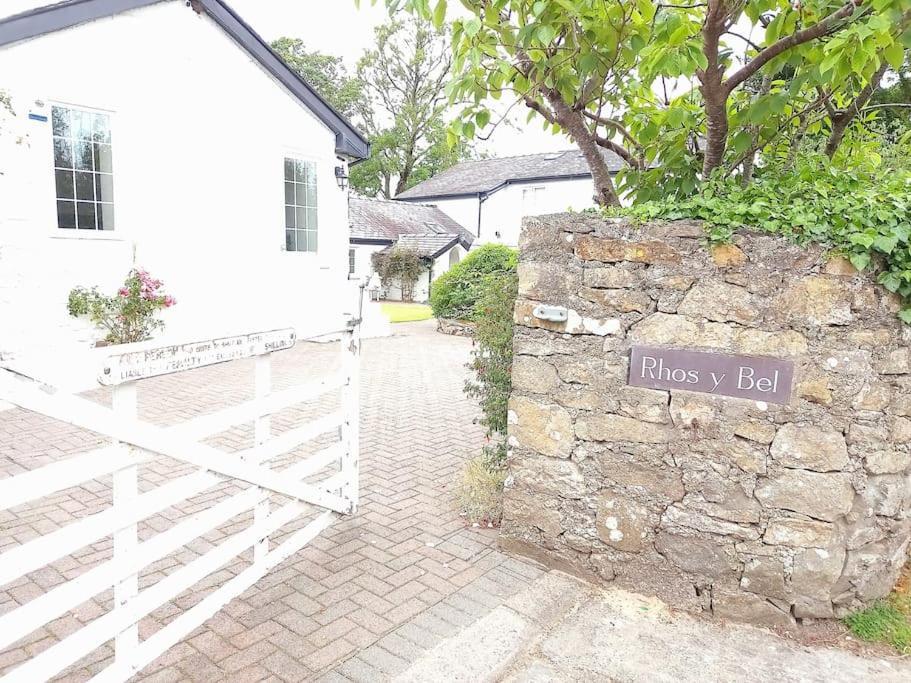 Rhos Y Bel Cottage Angelsey Llangadwaladr  외부 사진