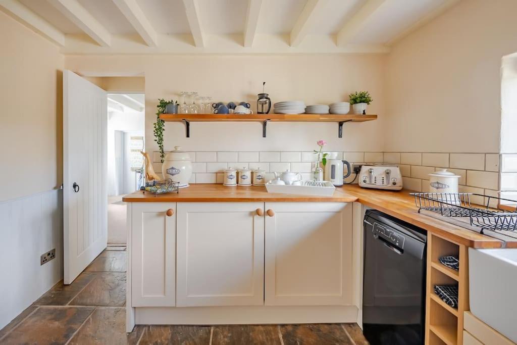 Rhos Y Bel Cottage Angelsey Llangadwaladr  외부 사진