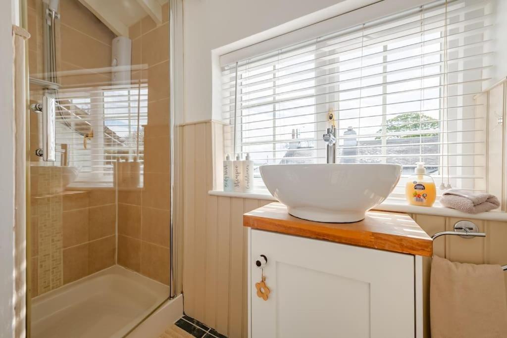 Rhos Y Bel Cottage Angelsey Llangadwaladr  외부 사진